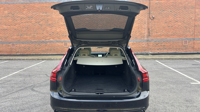 Volvo V90 2.0 B5P Ultimate Dark 5dr Auto Petrol Estate